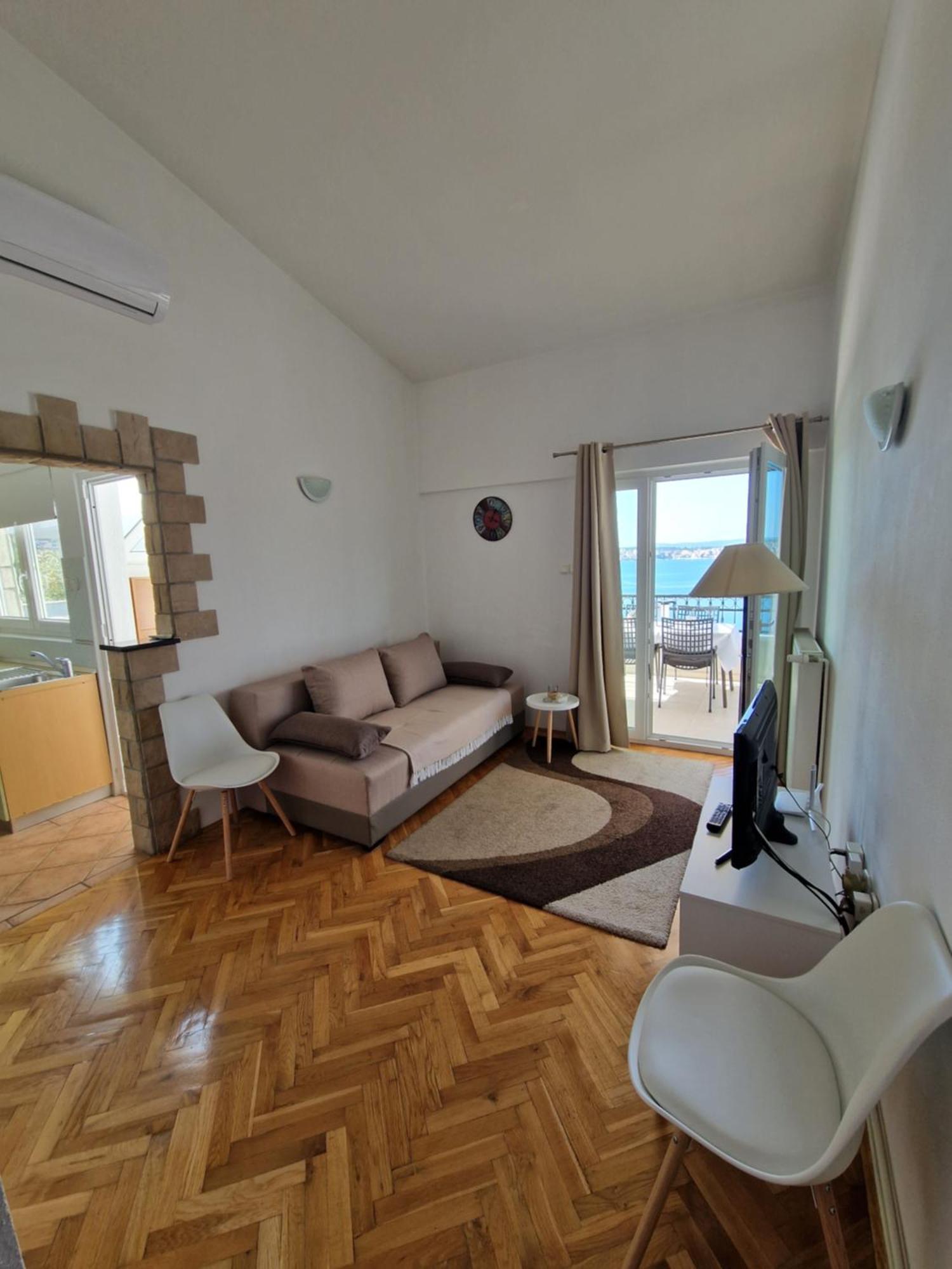 Apartment Panorama 2 *